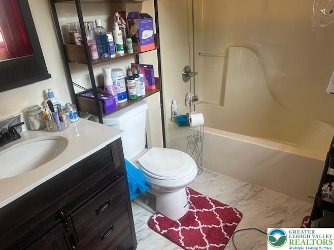 838 Cayuga Way, House other with 4 bedrooms, 3 bathrooms and null parking in Stroudsburg PA | Image 10