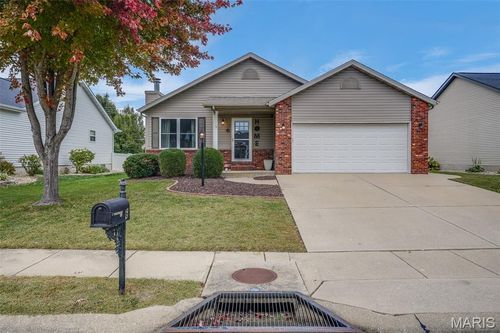 6 Julie Dr, Glen Carbon, IL, 62034-3019 | Card Image