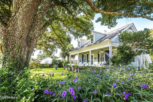 145 Saint Francis St, Biloxi, MS, 39530-3507 | Card Image