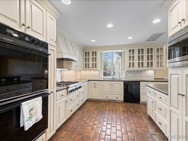 Charming brick flooring | Image 14
