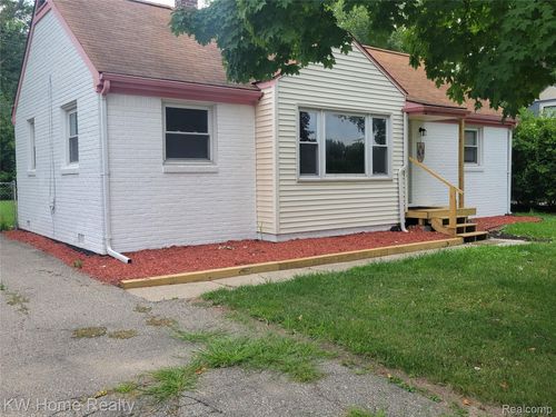 21929 Middlebelt Rd, Farmington Hills, MI, 48336-4930 | Card Image