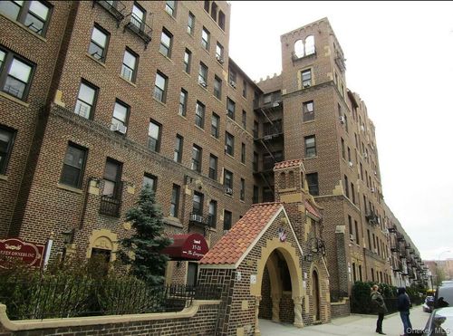 1f-37-21 80th St, Jackson Heights, NY, 11372-6818 | Card Image