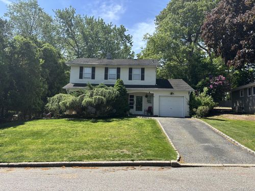 4 Deepdale Dr, Rocky Point, NY, 11778-9021 | Card Image