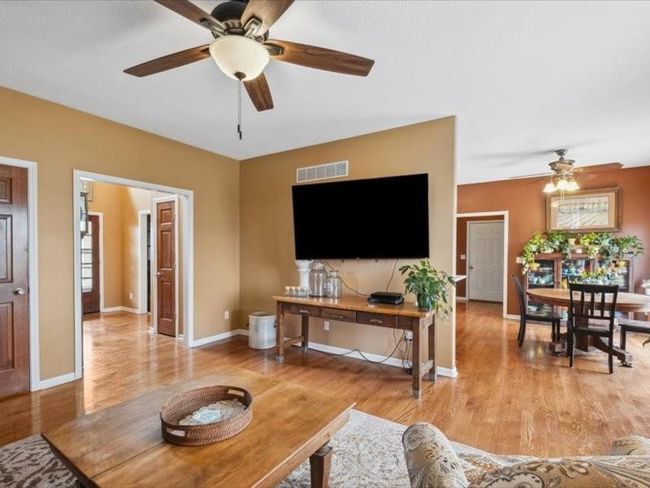 23338 Kissinger Rd, House other with 3 bedrooms, 4 bathrooms and null parking in Leavenworth KS | Image 8