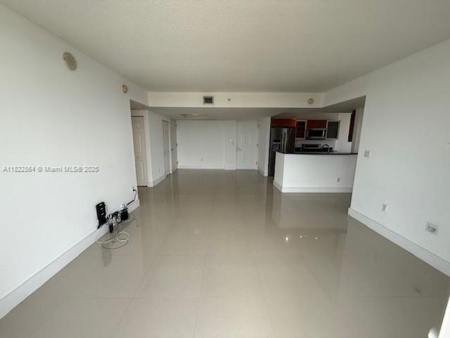 1710 - 3232 Sw 22 Nd Ter, Condo with 2 bedrooms, 2 bathrooms and null parking in Miami FL | Image 5