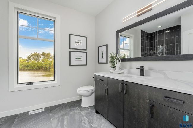 108 N Bryggen Pl, Townhouse with 3 bedrooms, 3 bathrooms and null parking in Sioux Falls SD | Image 20