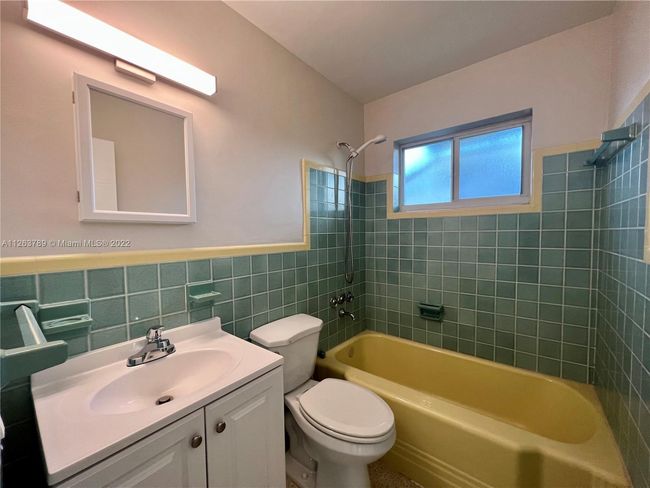 2207 - 2209 Ne 15th Ave, Home with 1 bedrooms, 1 bathrooms and null parking in Wilton Manors FL | Image 12