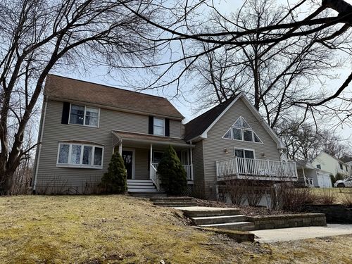 9 Dana Hl, Belchertown, MA, 01007-9796 | Card Image