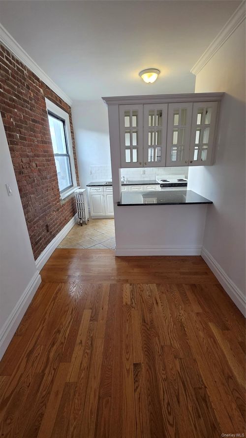 531-5 Main, Greenburgh, NY, 10591 | Card Image