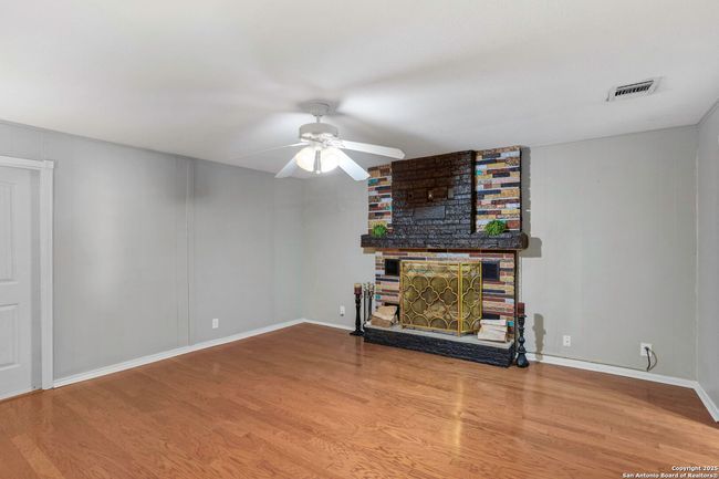 18218 Scenic Loop Rd, House other with 3 bedrooms, 2 bathrooms and null parking in Helotes TX | Image 8