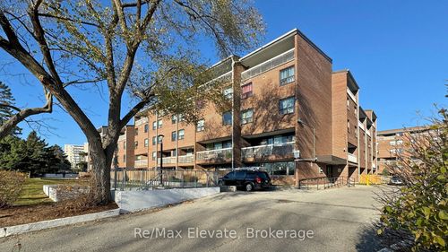 204-4060 Lawrence Ave E, Scarborough, ON, M1E4V4 | Card Image