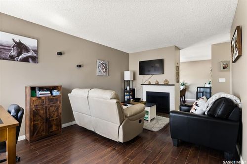 7323 Dalgliesh Dr, Regina, SK, S4X2B8 | Card Image