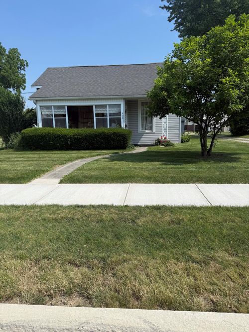 408 W Benton St, Wapakoneta, OH, 45895-2139 | Card Image