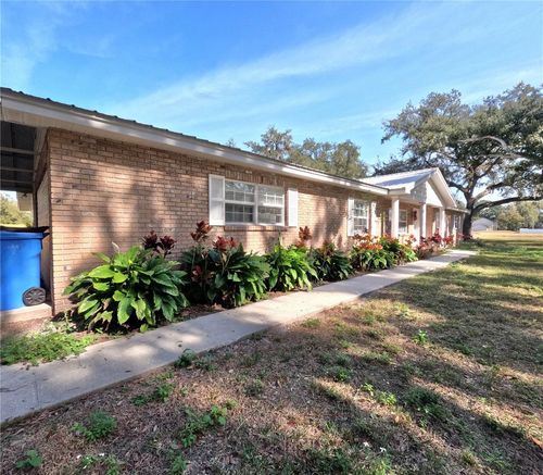 4902 Thonotosassa Rd, PLANT CITY, FL, 33565-5930 | Card Image