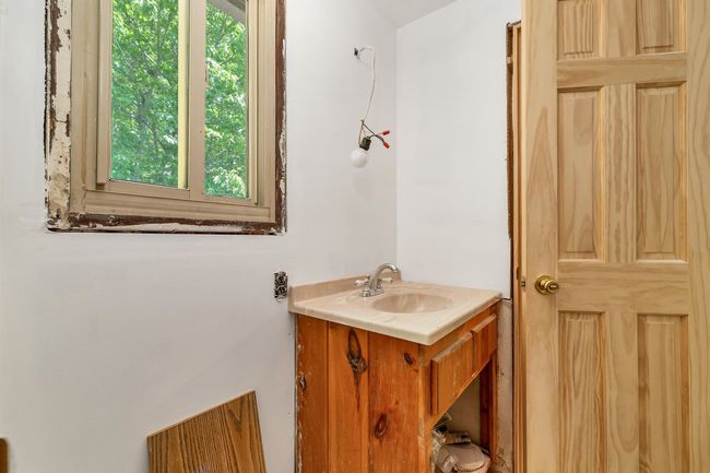 222 Main St, House other with 4 bedrooms, 3 bathrooms and null parking in Alton NH | Image 33