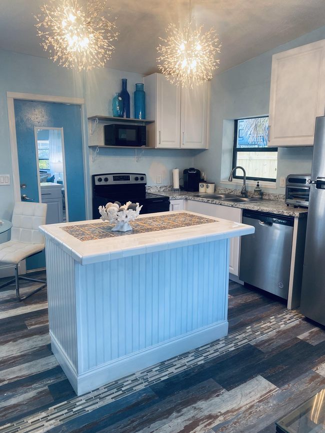 B - 725 S Orlando Ave, Home with 2 bedrooms, 1 bathrooms and null parking in Cocoa Beach FL | Image 13