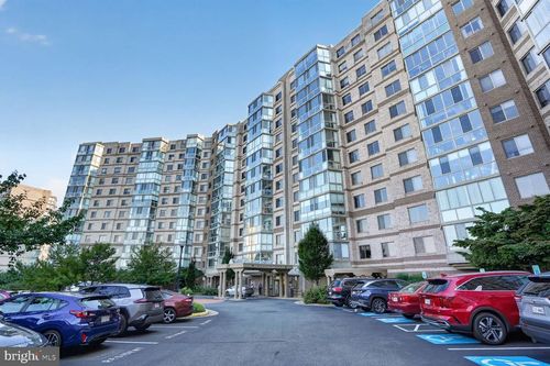 1118-19375 Cypress Ridge Ter, LEESBURG, VA, 20176-5191 | Card Image