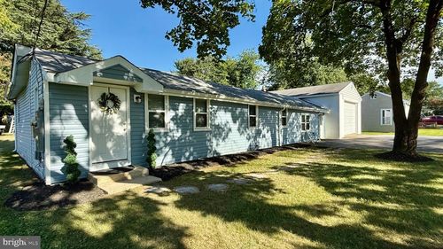 30 Meadow Rd, New Castle, DE, 19720-1514 | Card Image