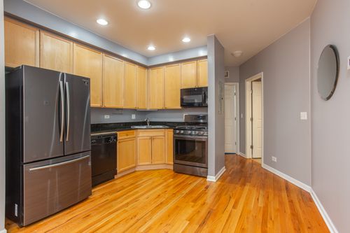 apt-305-1636 Melrose St, Chicago, IL, 60657-1071 | Card Image