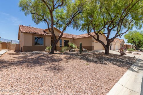 11440 N Scioto Ave, Oro Valley, AZ, 85737-7209 | Card Image