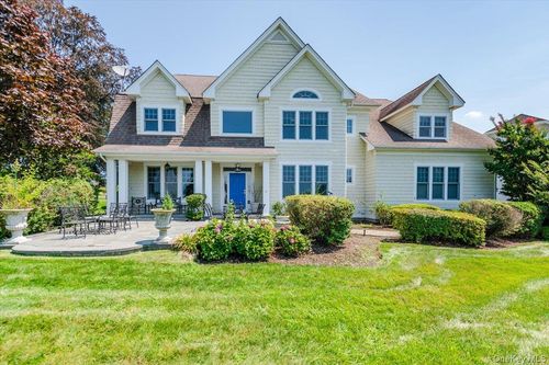 53 Pembroke Dr, Glen Cove, NY, 11542-1790 | Card Image