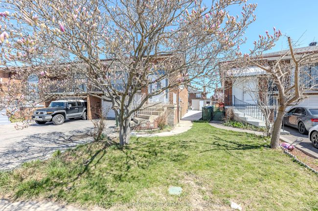 28 Sawmill Rd, House attached with 4 bedrooms, 3 bathrooms and 3 parking in North York ON | Image 43