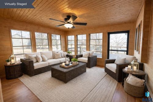 4917 E 42nd St Street, Sioux Falls, SD, 57110 | Card Image