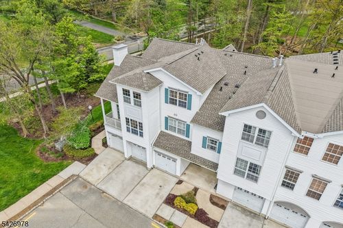 1 Caroline Foster Ct, Morristown, NJ, 07960-2774 | Card Image