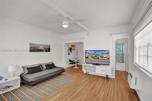 204-717 Espanola Way, Miami Beach, FL, 33139-8062 | Card Image