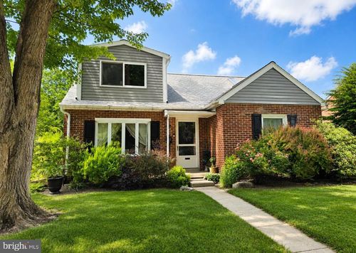 32 Penn Ave, EPHRATA, PA, 17522-1727 | Card Image