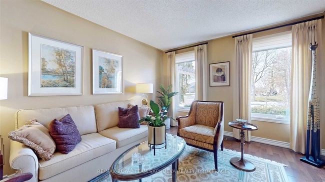 955 Peggoty Cir, House other with 4 bedrooms, 4 bathrooms and 4 parking in Oshawa ON | Image 7