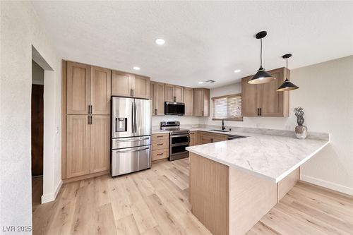 1905 Sur Este Ave, Las Vegas, NV, 89123-1545 | Card Image