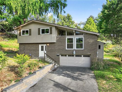 418 Hunter Dr, Pittsburgh, PA, 15237-3608 | Card Image