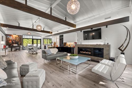 8614 E Berridge Ln, Scottsdale, AZ, 85250-5806 | Card Image
