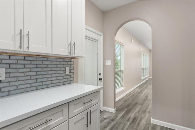 Butler's pantry with extra storage | Image 9