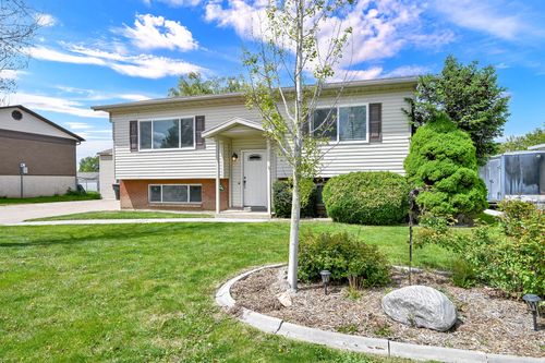 2101 N 700 W, Clinton, UT, 84015-9611 | Card Image