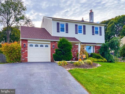 2067 Herrick Ave, Feasterville Trevose, PA, 19053-2422 | Card Image