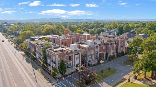 112 W End Close, Nashville, TN, 37205-2454 | Card Image