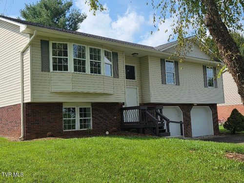 331 Gray Station Rd, Johnson City, TN, 37615-3105 | Card Image