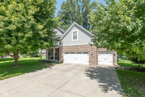 7508 Abundance Ln, Avon, IN, 46123-9698 | Card Image