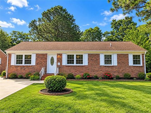 8 Sheralyn Pl, Hampton, VA, 23666-4538 | Card Image