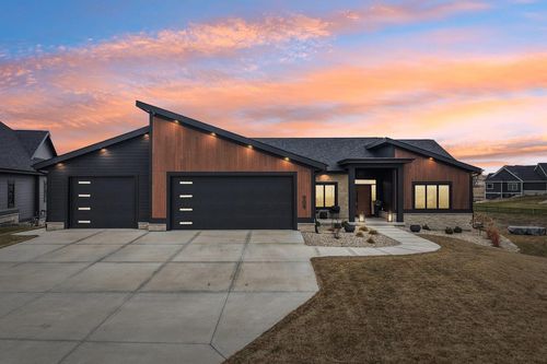 909 Westbridge Ct, WAUNAKEE, WI, 53597-9145 | Card Image