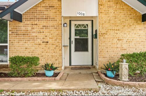 1008 Hillwood Dr, Lewisville, TX, 75067-5020 | Card Image