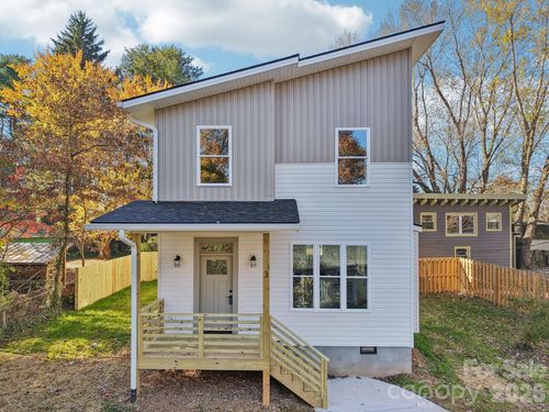 3 4th St, Asheville, NC, 28803-1417 | Card Image