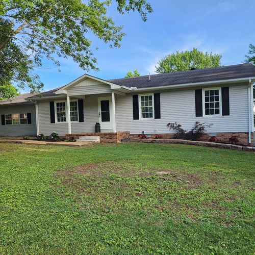 127 Michael Cir, Lawrenceburg, TN, 38464-7115 | Card Image