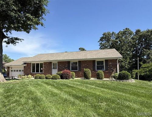 707 Pershing Dr, Warrenton, MO, 63383-2814 | Card Image