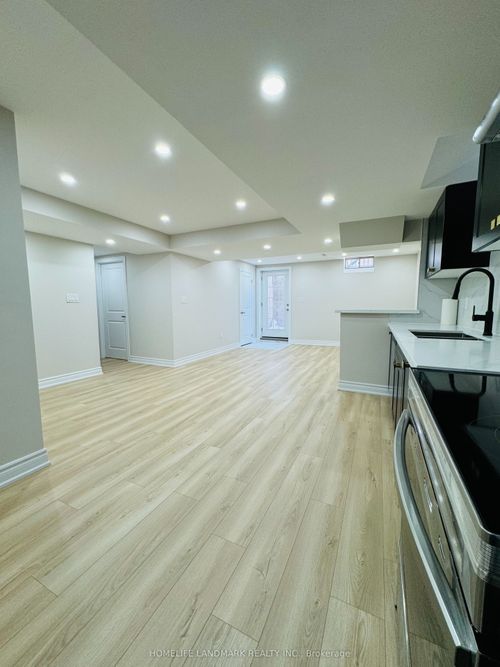 bsmt-18 Yvette St, Whitby, ON, L1P0G8 | Card Image