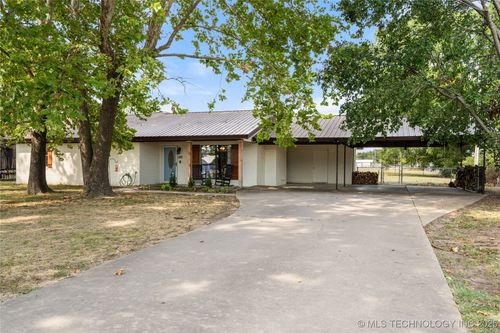 109 W 8th St, Gore, OK, 74435-5462 | Card Image