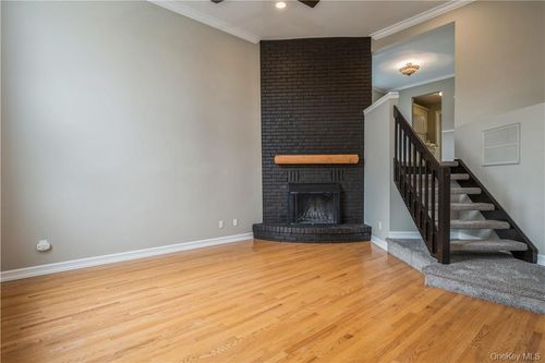 27 The Knls, Warwick, NY, 10990-4205 | Card Image