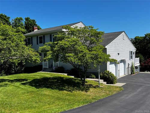 316 Forest Valley Rd, Pleasant Valley, NY, 12569-7615 | Card Image